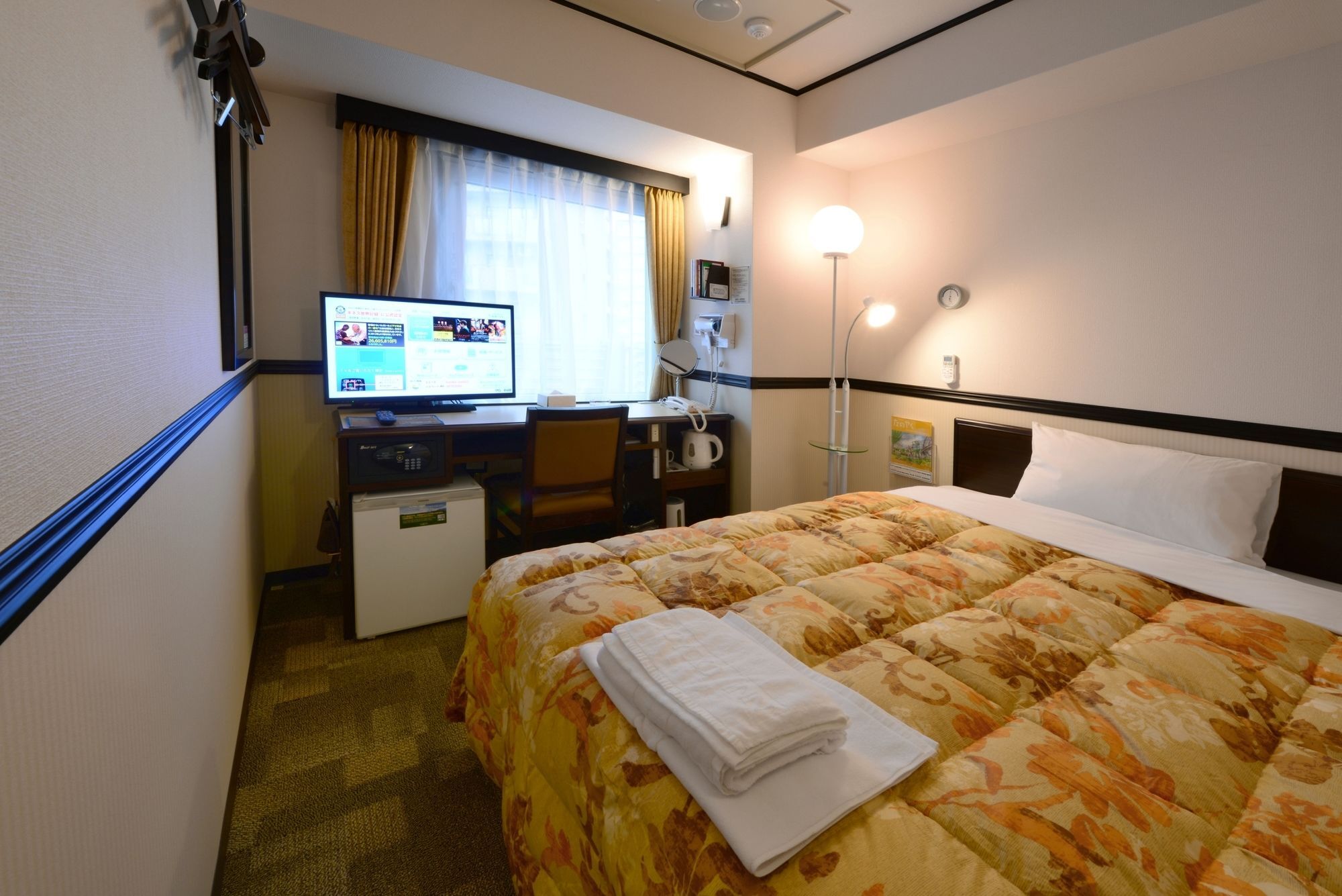 Toyoko Inn Shin-Osaka Chuo-Guchi Honkan Buitenkant foto